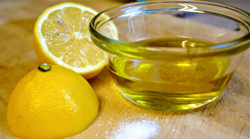 Citrons ar olīveļļu