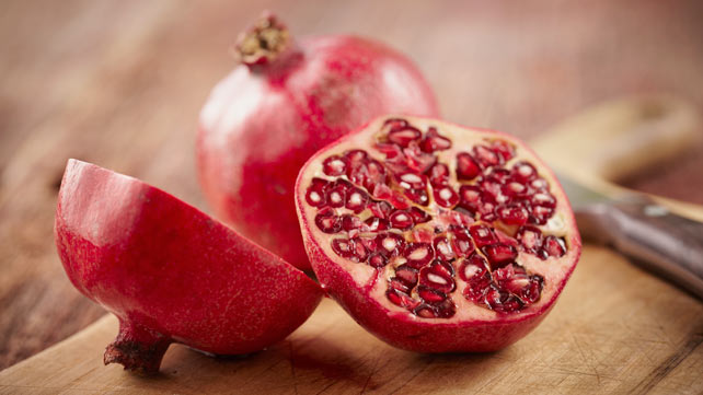 642x361-can_you_eat_pomegranate_seeds