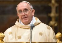 Pāvests Francisks aicina sirmgalvjus nezaudēt cerību un būt stipriem